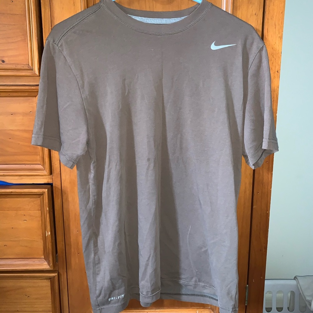 NIKE T-SHIRT